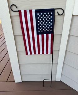 Garden Flag And Stand Decor