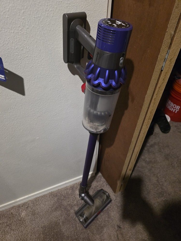 Cordless Dyson Vacuum With Charging Cord