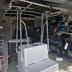 Boat T -top Central Console Trade Welcome 