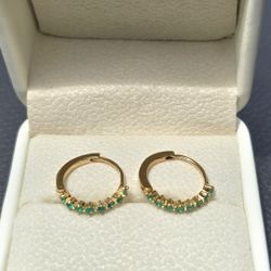 18K Gold Hoop Earrings With Colombian Emeralds 