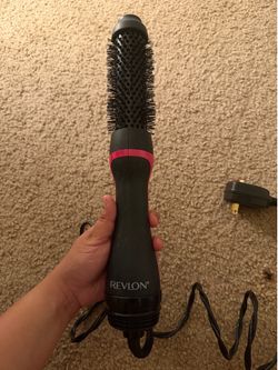 REVLON ROUND BRUSH HAIR DRYER