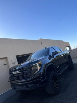 2022 GMC Sierra Elevation 1500 Crew Cab · Black