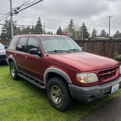 2000 Ford Explorer