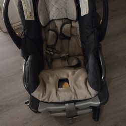 Infant car seat with base