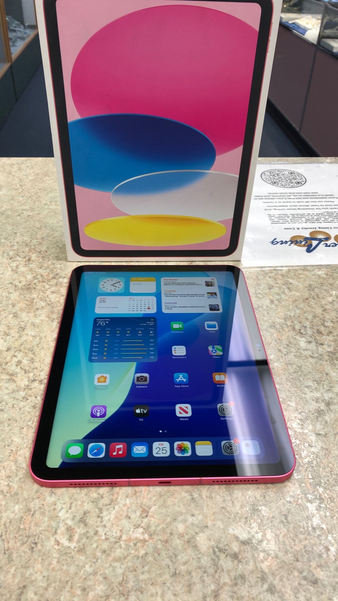 iPad 10th Gen A2757 64GB WiFi+LTE(Unlocked) With Original Box And Accessories 
