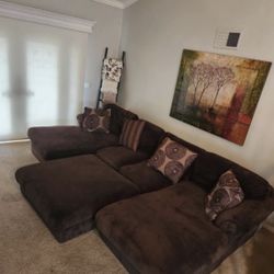 CASHMERE, Like-new, down-filled, in EXCELLENT Condition Sectional