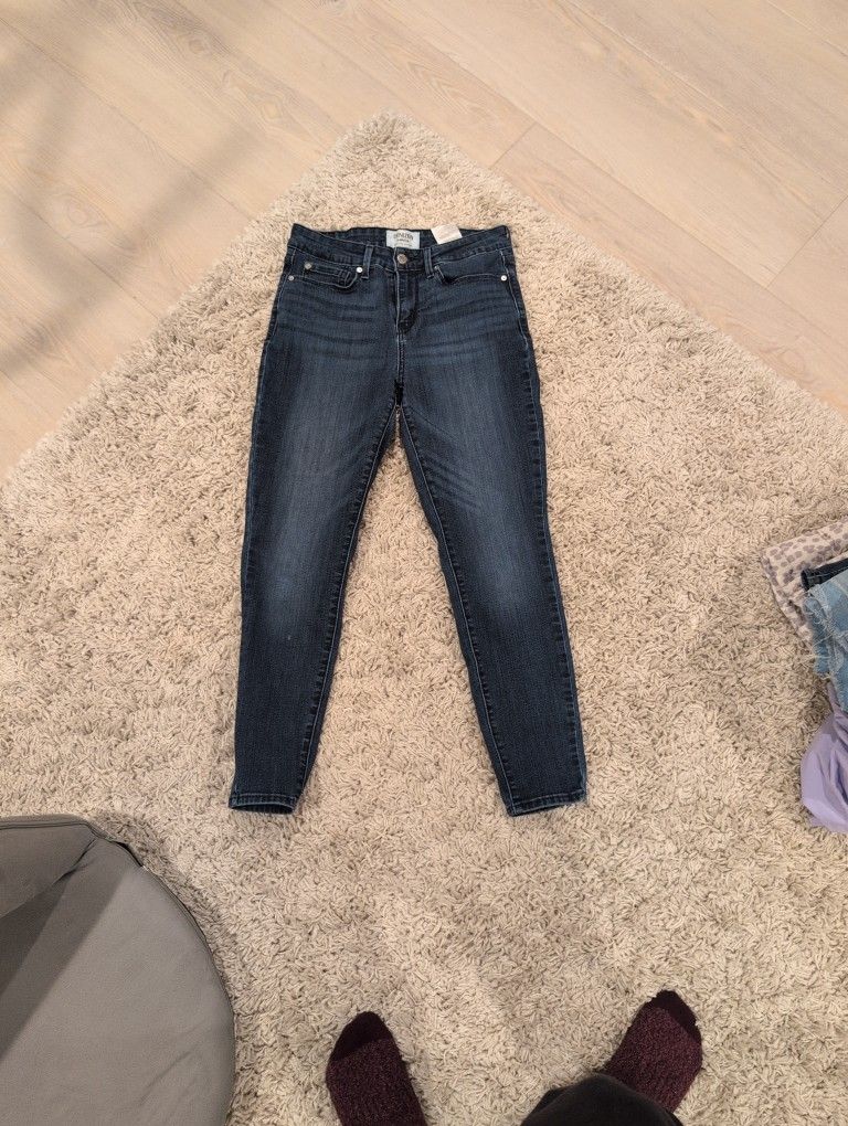 Woman's Mid Rise Skinny Levi's Size 6