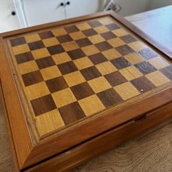 Complete Set Chess And Backgammon, I Eternal Storage, Converts Into A Short Table, Minor Wear 