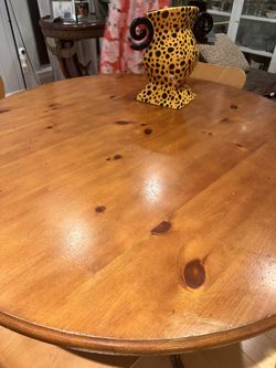 Round Table With 4 Chairs