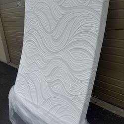 Queen Mattress (memory foam medium firm)