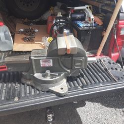 1980 Duracraft Bench Vise