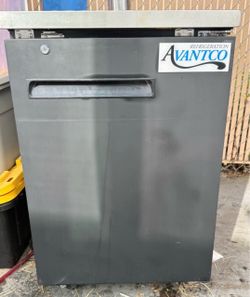Avantco beer fridge w/tap