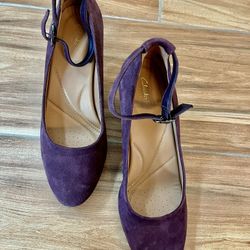 LOOK! LIKE NEW Ladies Clark PURPLE SUEDE Shoes