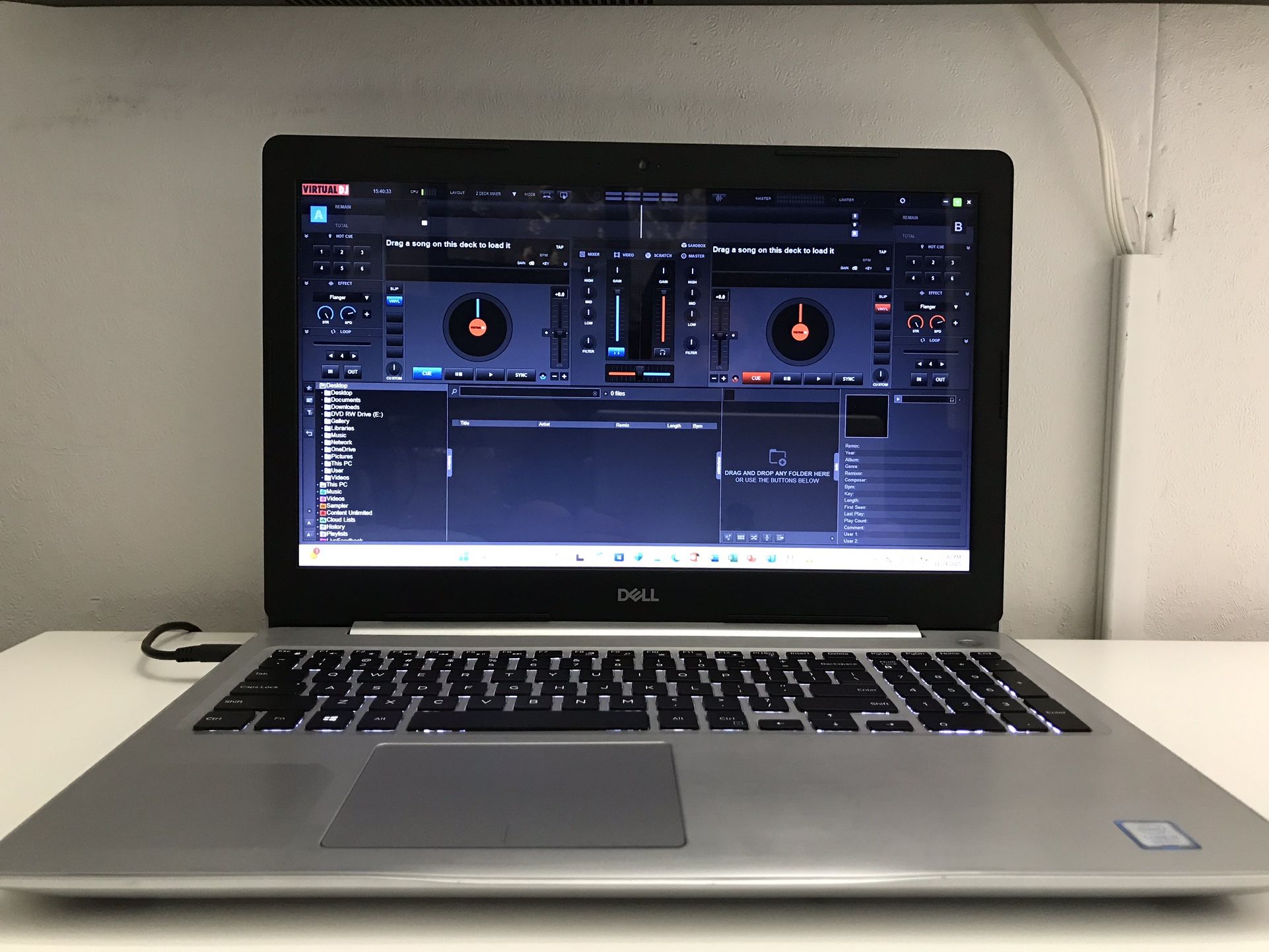 **Dell Inspiron Touchscreen Laptop. w/ Virtual DJ Pro 8** *Windows 11 64Bit. **Price $200