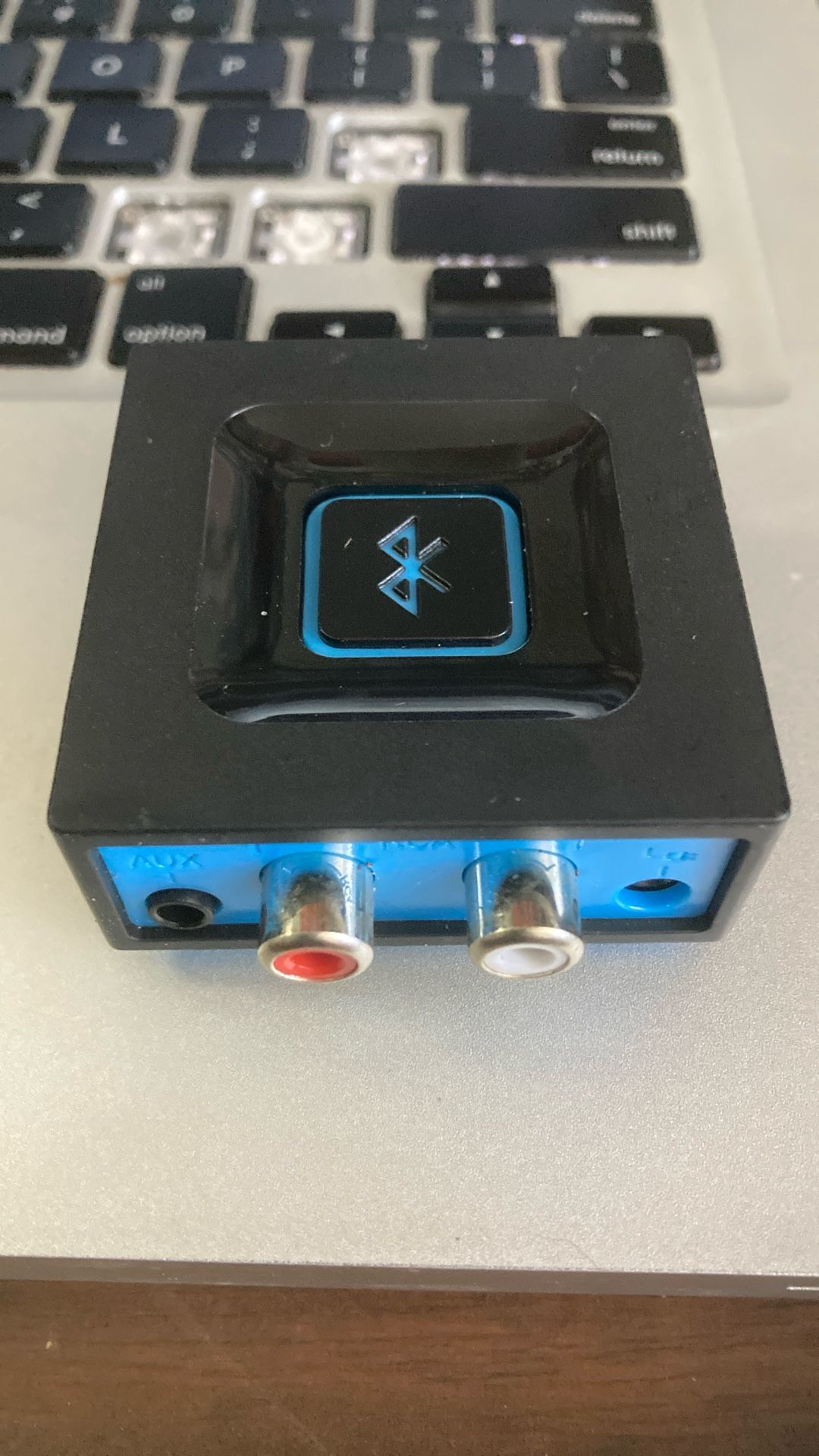 New Never Used Esinkin RCA Bluetooth Audio Bluetooth Adapter For Home Stereo Speakers Etc