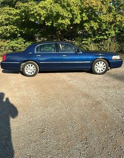 Lincoln town car