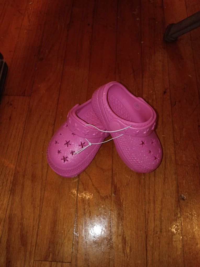 Size Medium 7/8 Little Girls Crocs Brand New