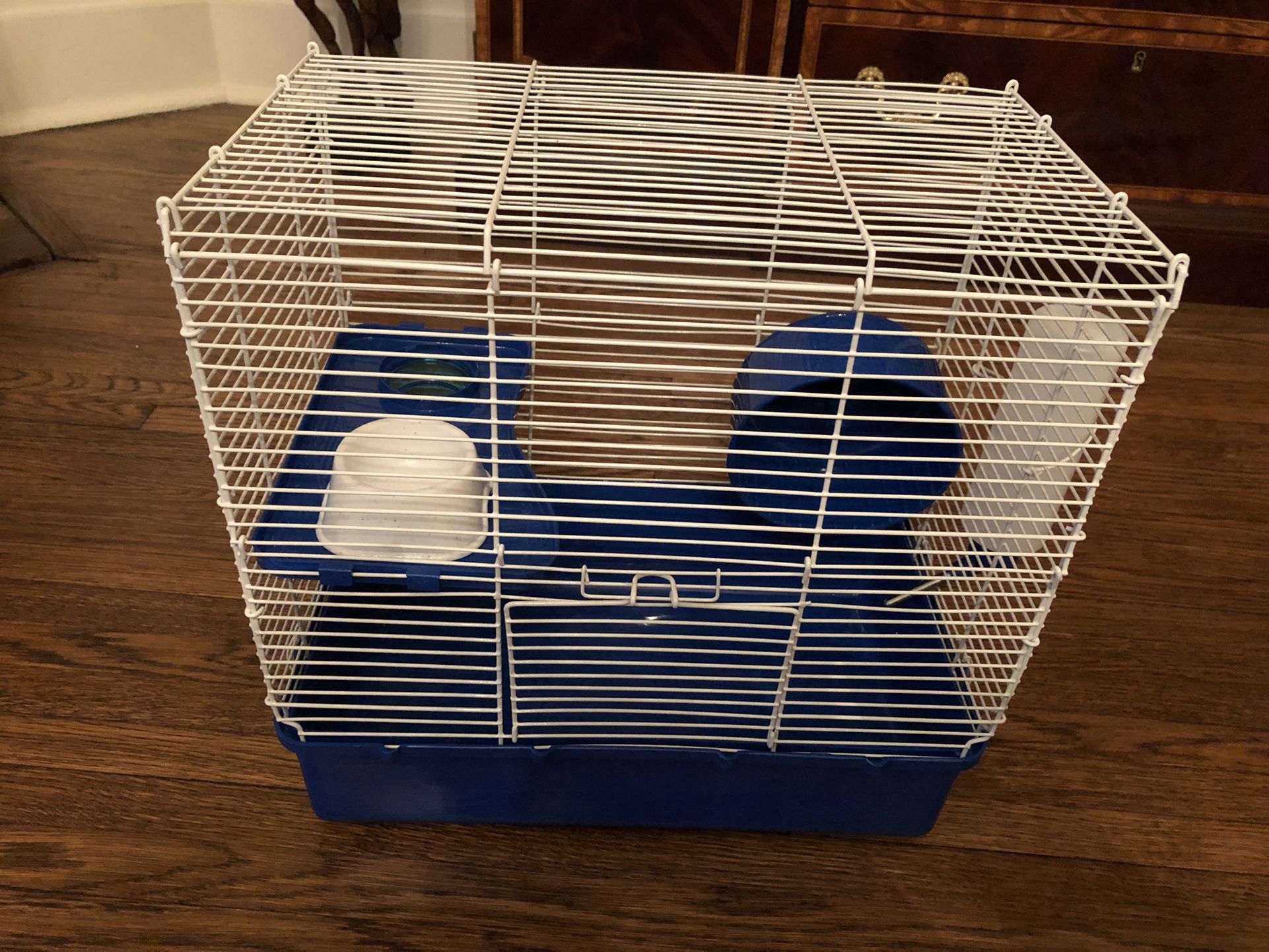 ALMOST NEW 2 STORY HAMSTER/GERBIL CAGE w/WATER BOTTLE 