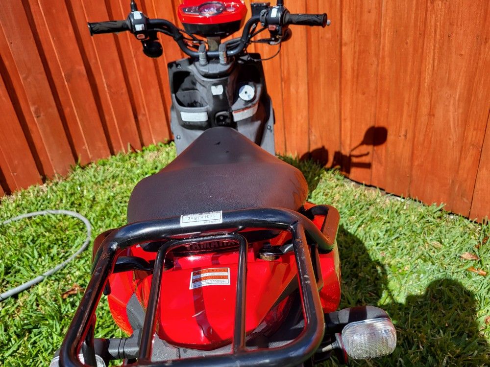 2013 Yamaha Zuma 50cc red