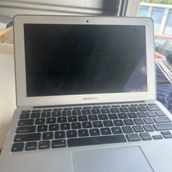 Apple Laptop 