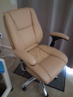 Tan/beige bonded leather executive office chair