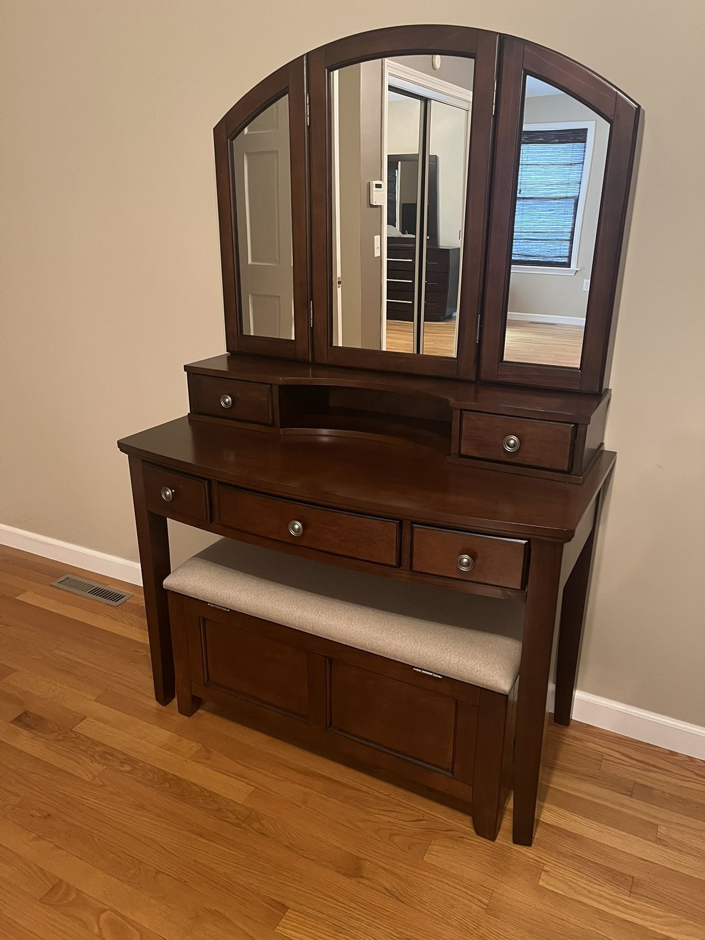 Raymour and Flanigan 2 piece Vanity desk and TriView Mirror Hutch for
