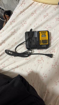 Dewault Battery Charger