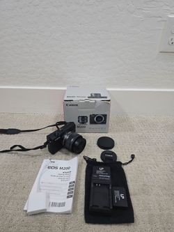 Canon EOS M200 Mirrorless Camera + extras!