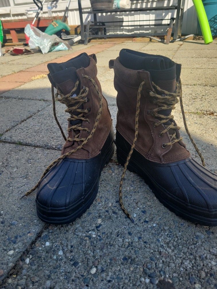 Men's Snow Boots Size 11