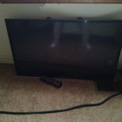 32' Samsung TV Like New With Original Remote. Does Need A Power Cord