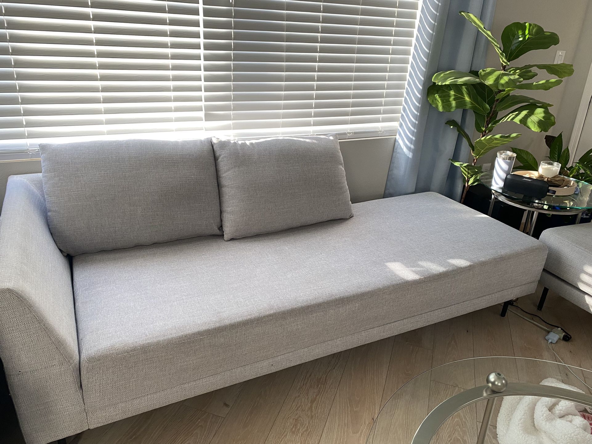 2 Couches / Sofa Set