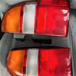 02-06 Suzuki Xl7 Taillights 