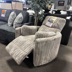 Power Swivel Chair! $599 🩷✅✨ More Colors!