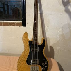 Vintage Peavey T40 Bass Guitar