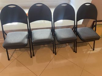 Foldable aluminum chairs with padding