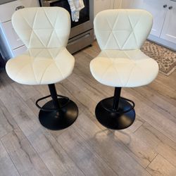 Adjustable Counter/Bar stools 