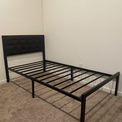 Feonase Twin size black metal bed frame