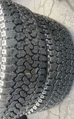 2 Llantas Semi-nuevas Good Year Territory RT Lt 315/70/17 $300 el par