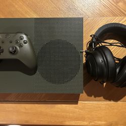 Xbox One W/controller and Headset