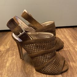 Brand New Woman’s Elegant Collection brand Brown High Heel Shoes Up For Sale 