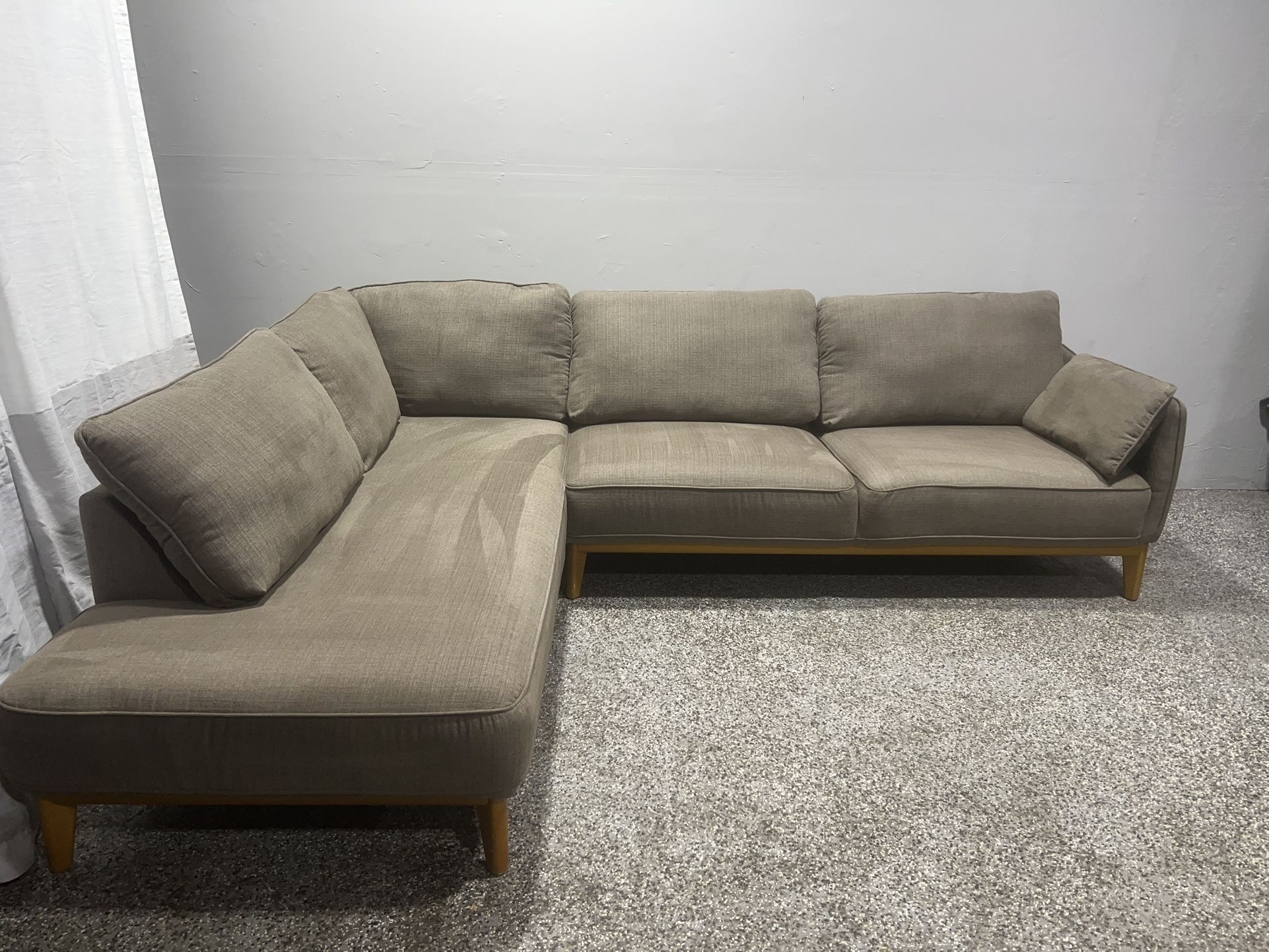 Macys Jollene Sectional Couch!!! Delivery Available