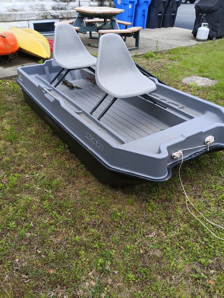 8' Quest Angler Boat