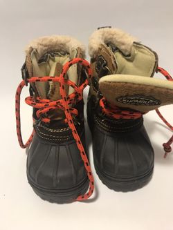 Boys Khombu boots size 5 toddler great condition