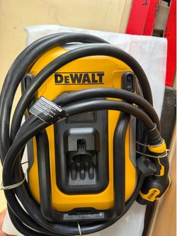 DE WALT Level 2 Wall Mounted EV Charger