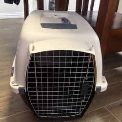 Pet Taxi / Hard-Shell Pet Carrier 