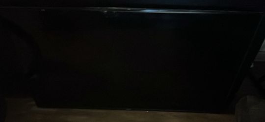 Vizio V505-H19 50” 4K TV — Cracked Screen, For Parts/Repair