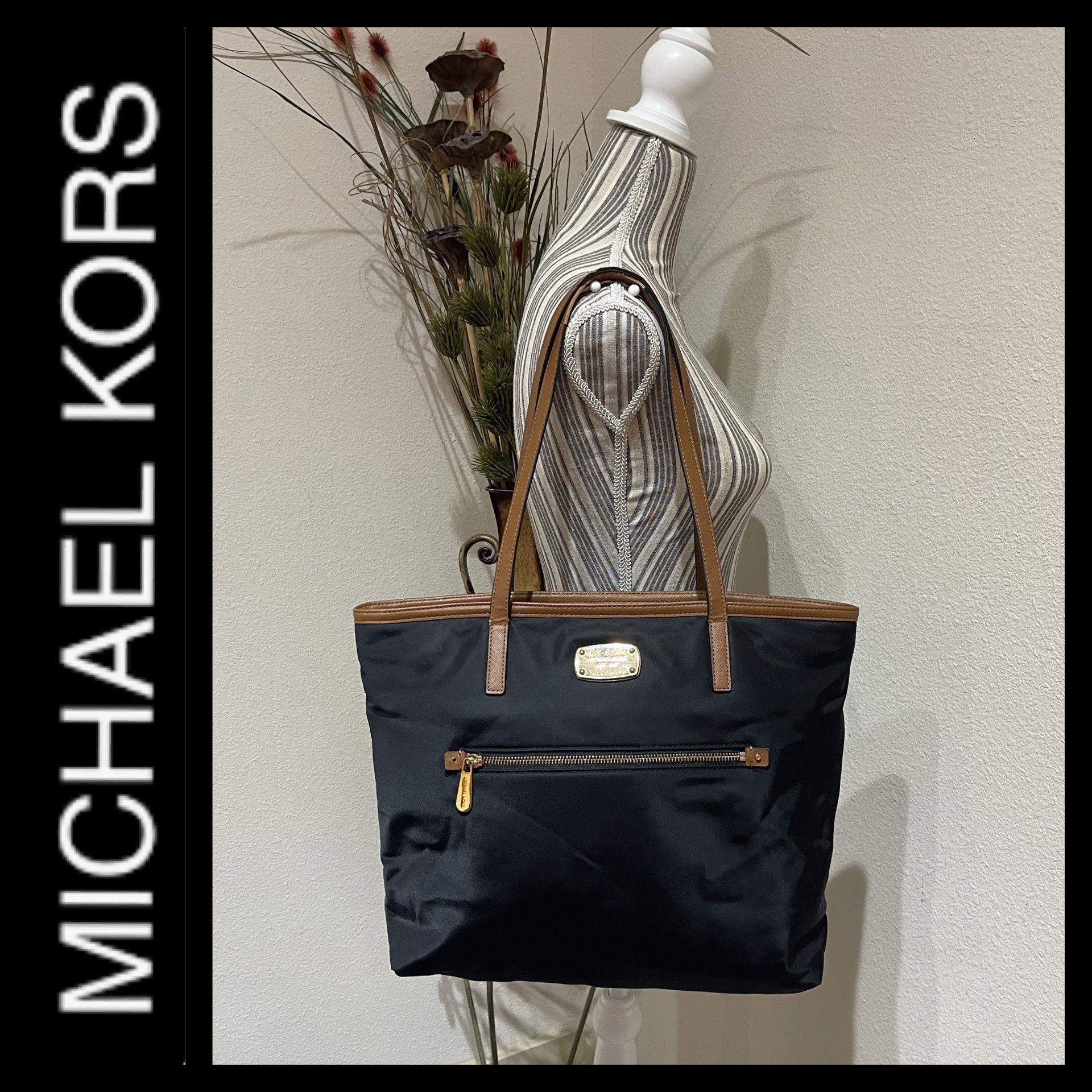 Michael Kors Tote Bag for Sale in Jacksonville, FL - OfferUp