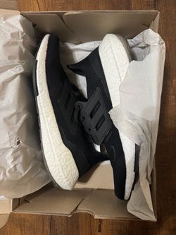 Adidas Men ultraboost 22 Size 9/12
