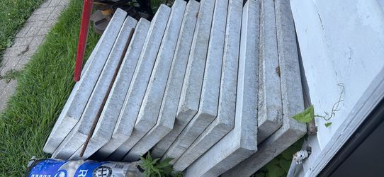 2X2X2  CONCRETE  SLABS #12 AVAILABLE BRAND NEW $25 each