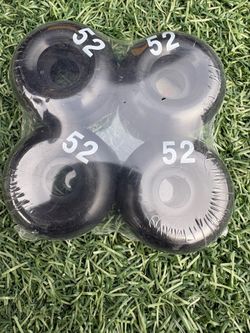Black skateboard wheels 52 mm